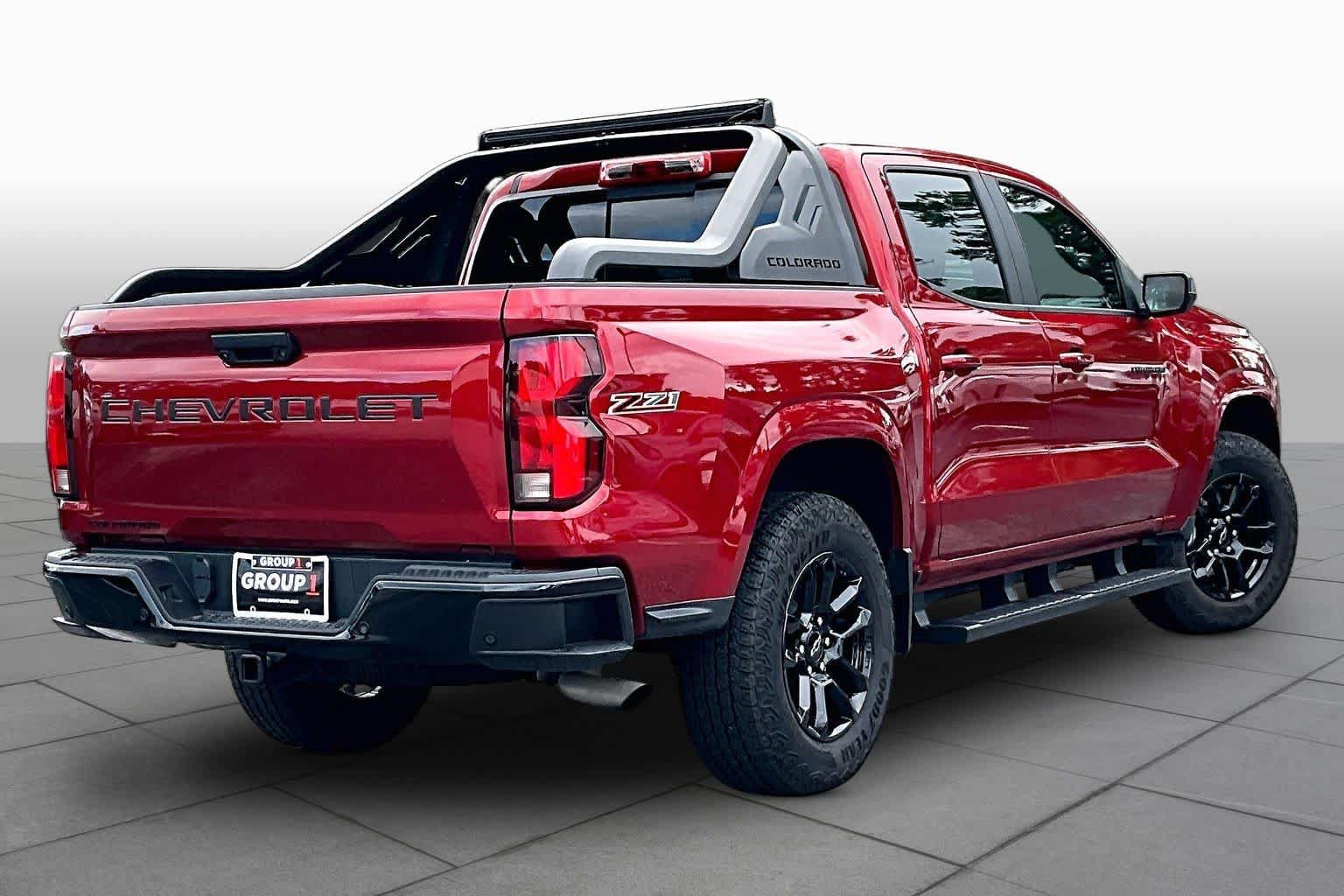 Used 2025 Chevrolet Colorado Z71 w/ Midnight Edition AWD/4WD image 13