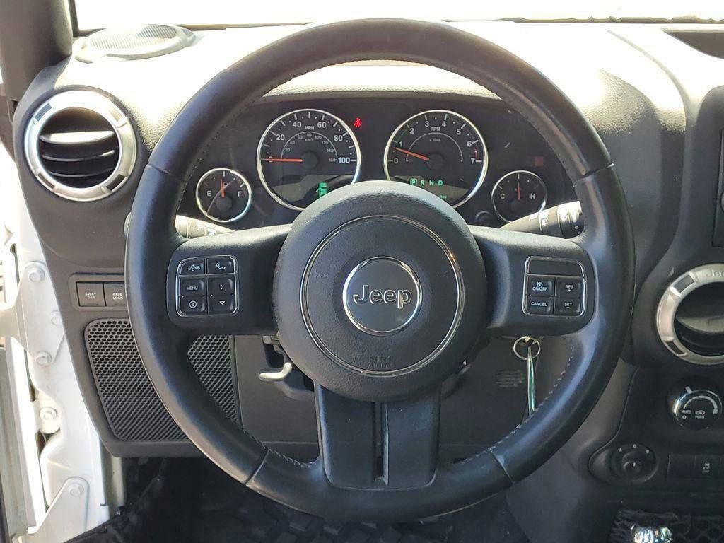 Used 2018 Jeep Wrangler Rubicon w/ Power Convenience Group AWD/4WD image 24