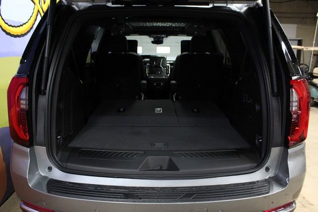 New 2026 GMC Yukon Elevation w/ Elevation Premium Package AWD/4WD image 6