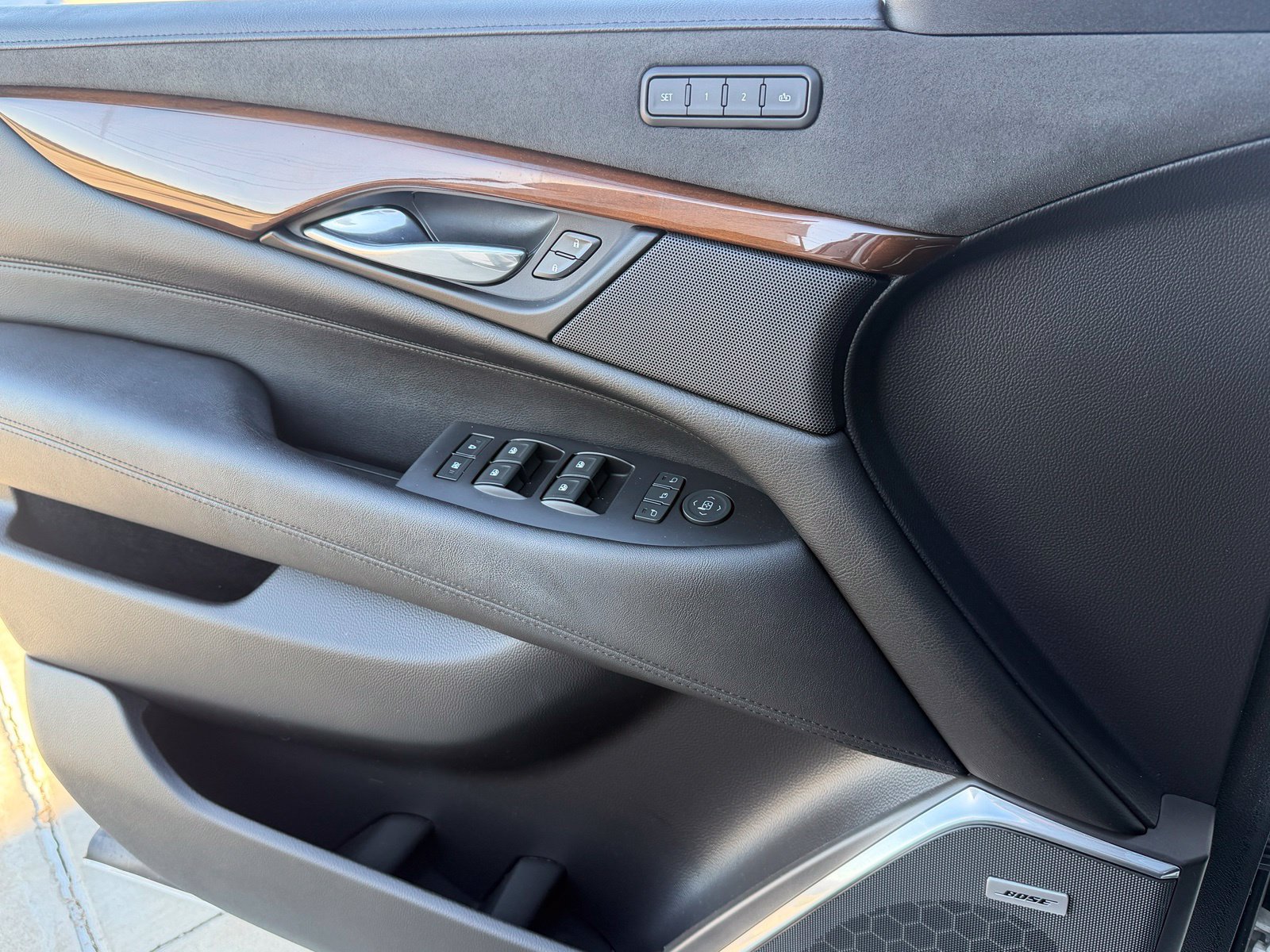 Used 2020 Cadillac Escalade Luxury RWD image 35