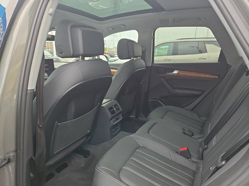 Used 2023 Audi Q5 2.0T Premium Plus w/ Premium Plus Package AWD/4WD image 12