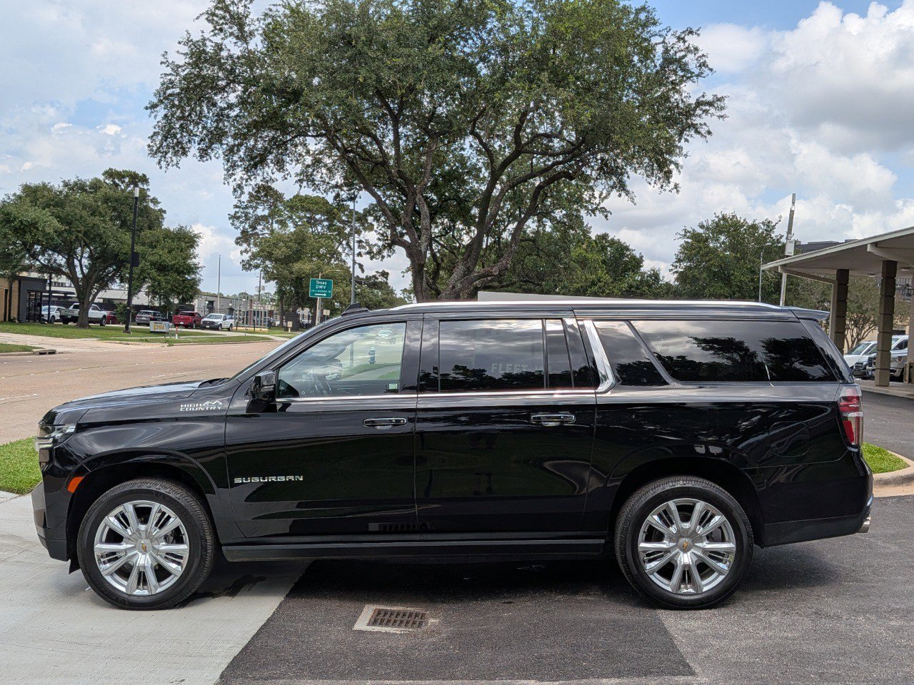 Used 2022 Chevrolet Suburban High Country AWD/4WD image 8