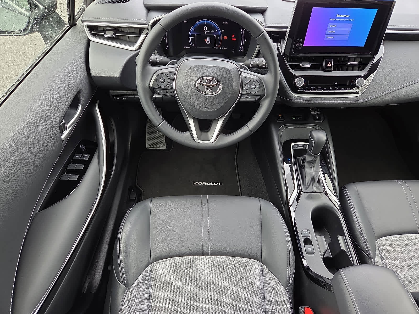 Used 2025 Toyota Corolla XSE image 13