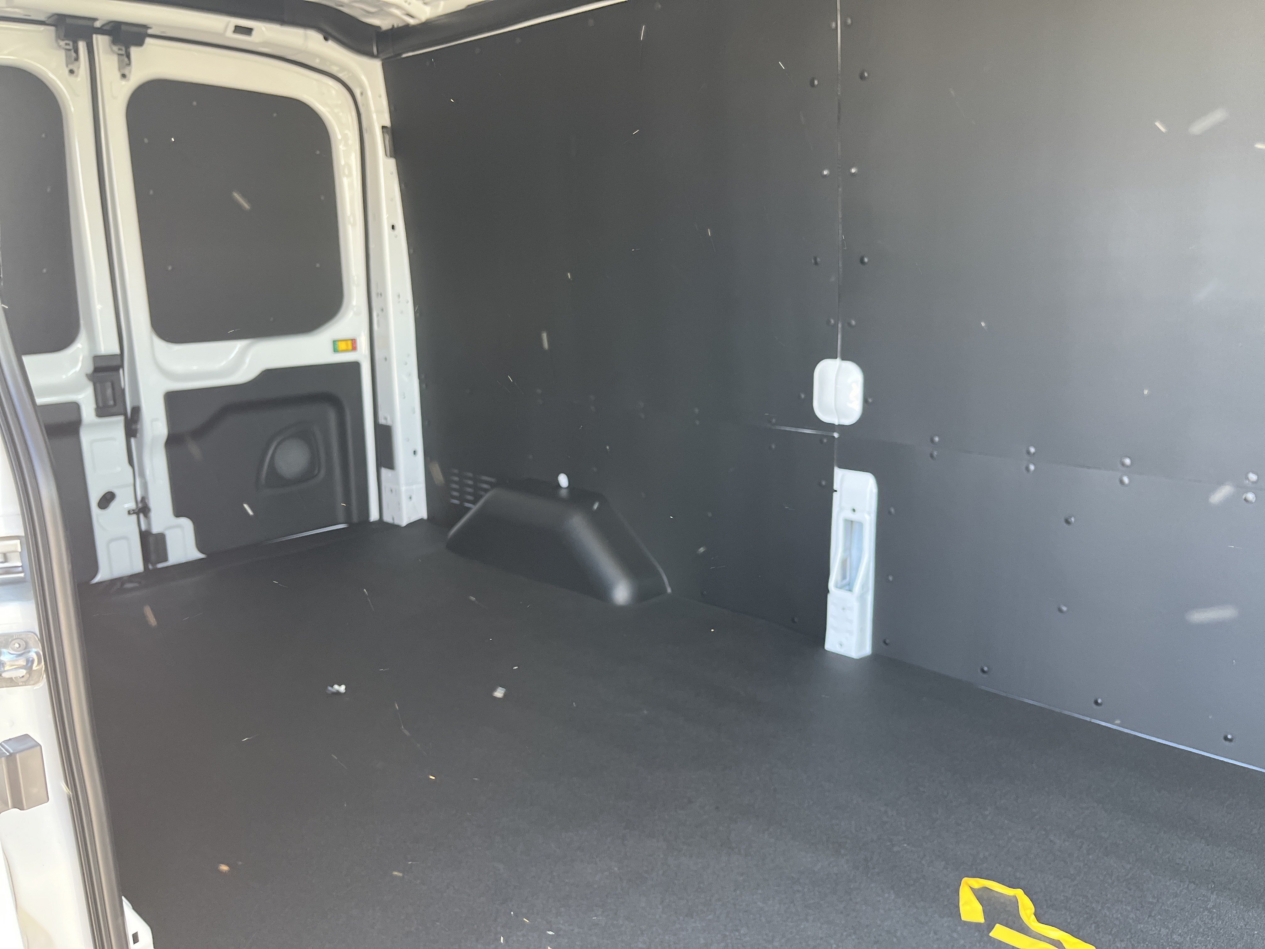 New 2026 Ford Transit 250 148 Medium Roof w/ Load Area Protection Package RWD image 32