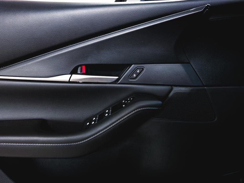 Used 2021 MAZDA CX-30 FWD 2.5 S w/ Select Package image 12