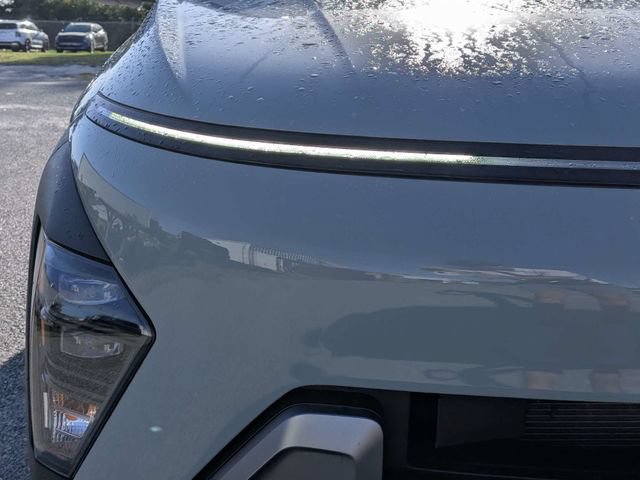 Used 2025 Hyundai Kona SEL FWD image 8