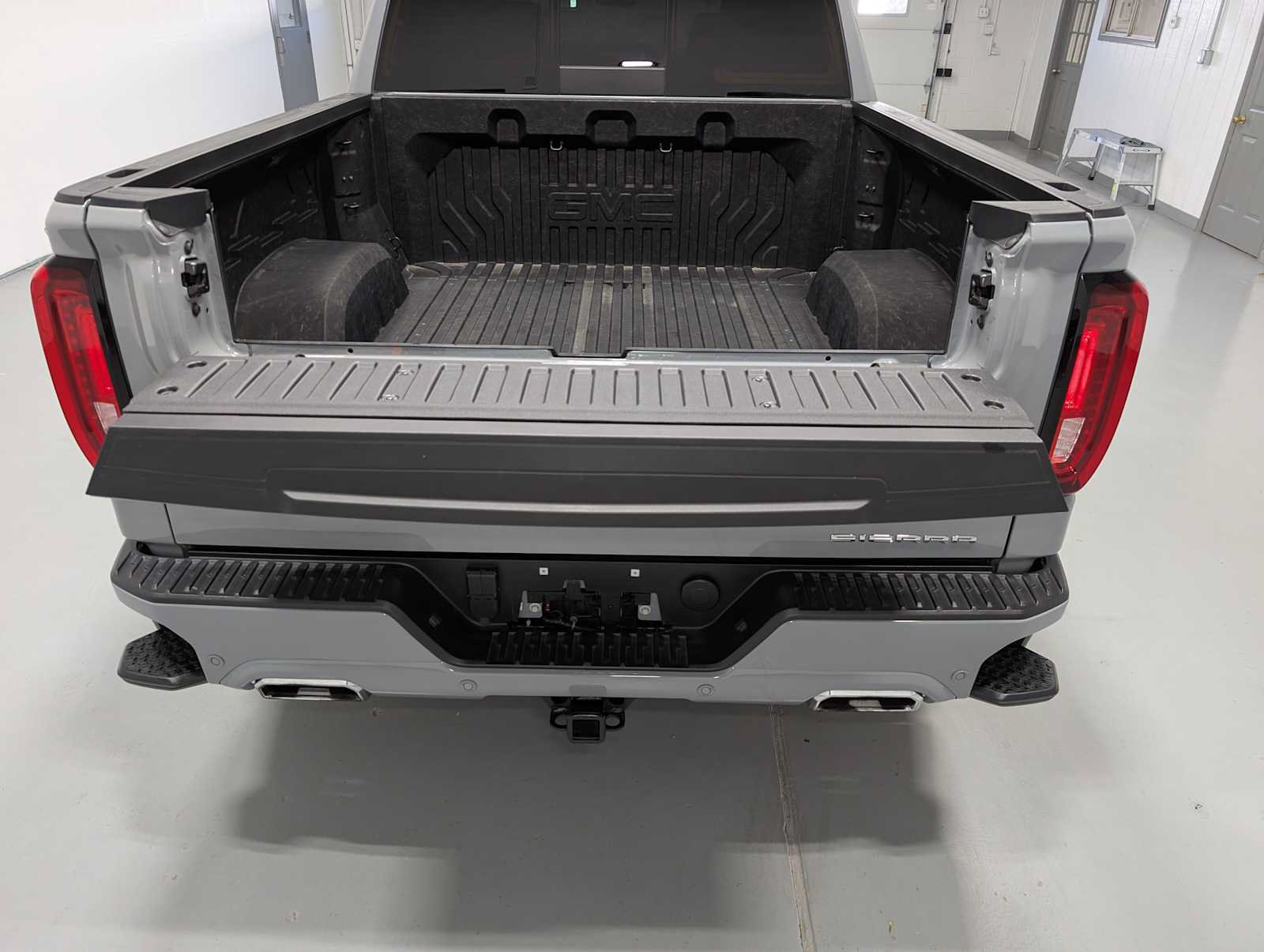 Certified 2025 GMC Sierra 1500 Denali Ultimate AWD/4WD image 47