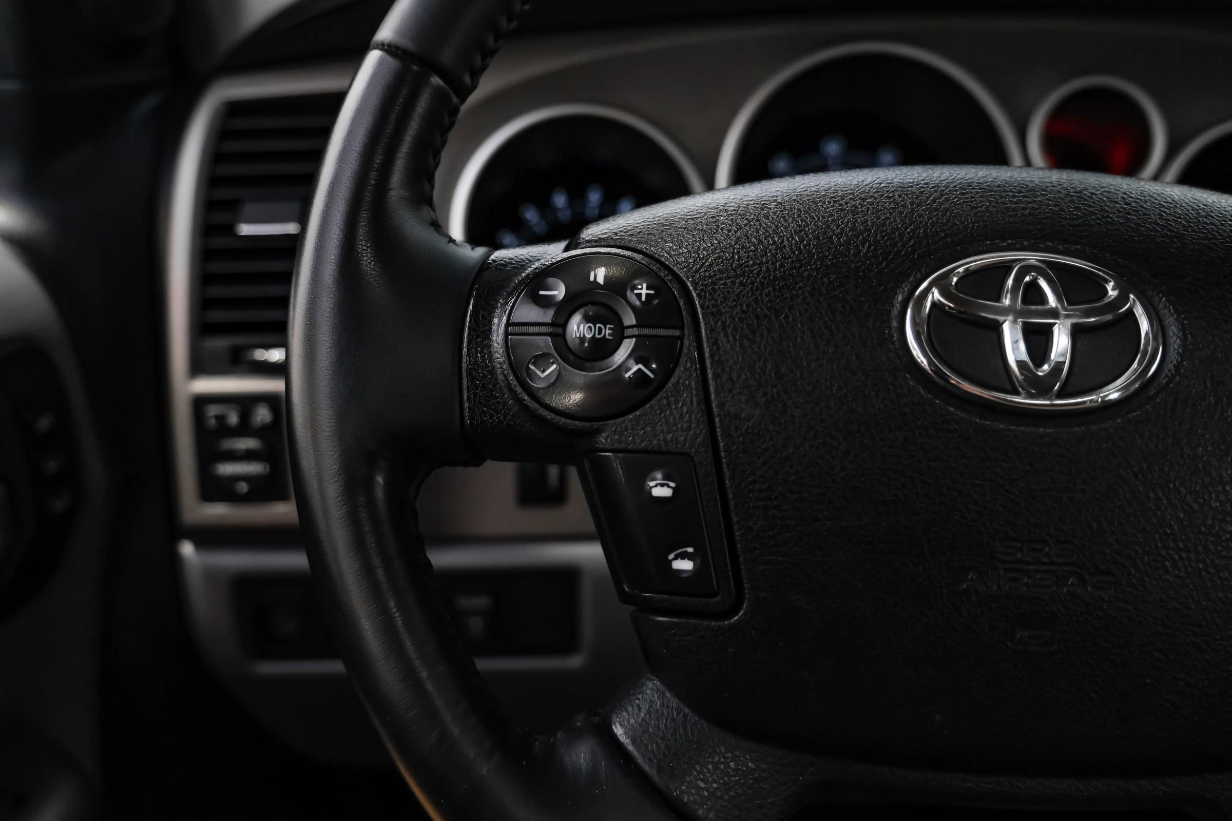 Used 2013 Toyota Sequoia Limited RWD image 12