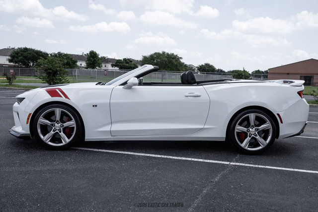 Used 2017 Chevrolet Camaro SS RWD image 3
