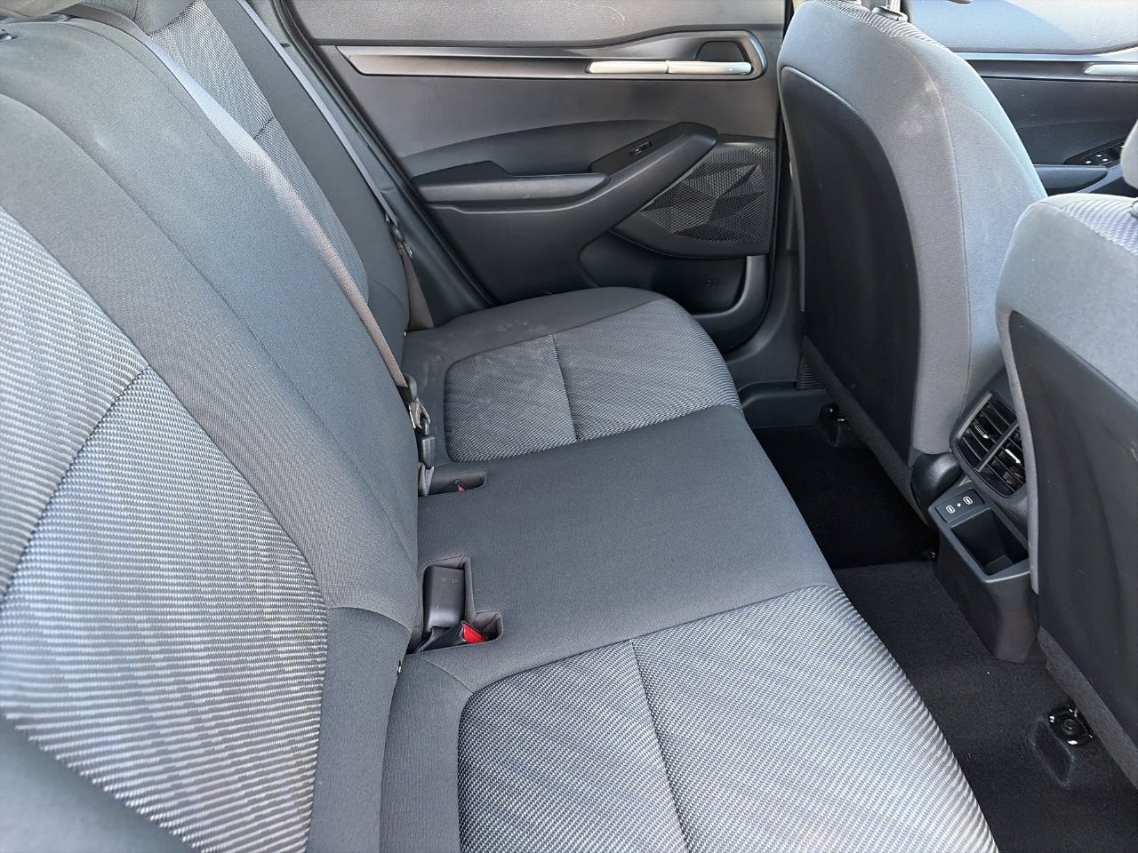 Certified 2026 Kia Seltos LX FWD image 12