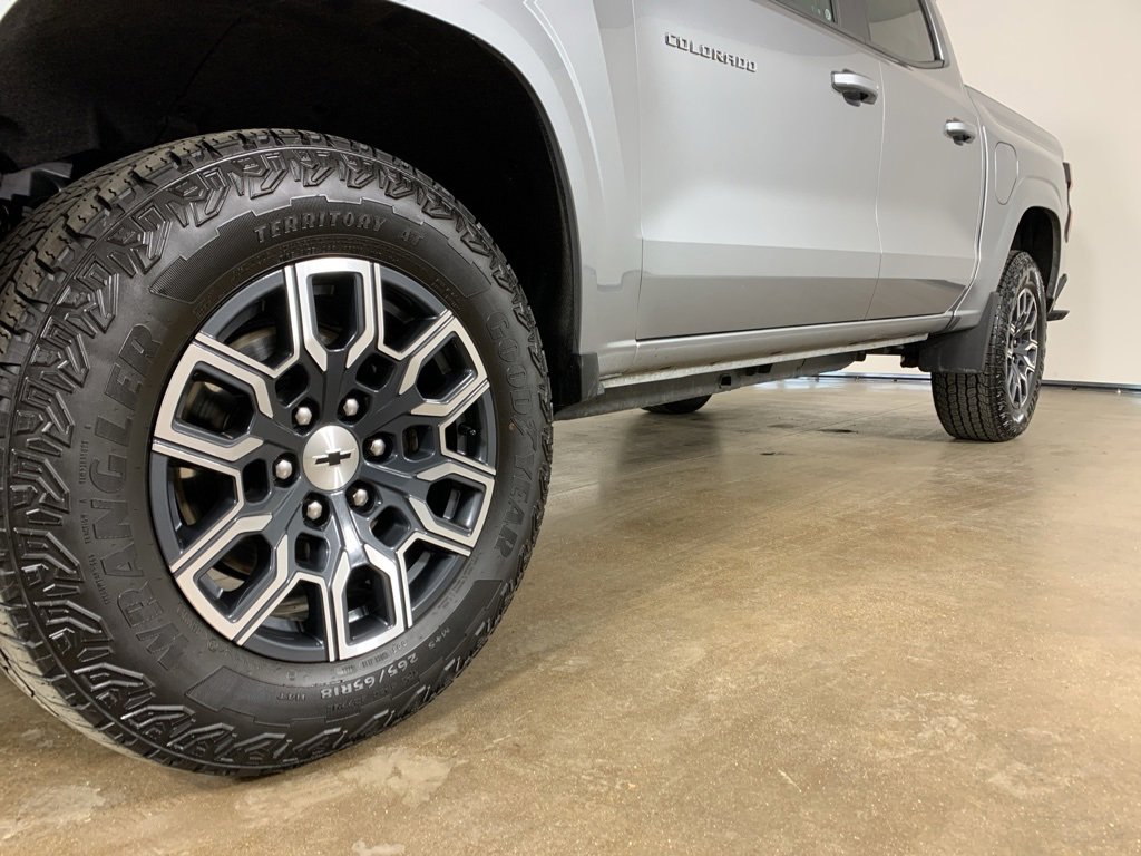Used 2024 Chevrolet Colorado Z71 w/ Z71 Convenience Package 2 image 2