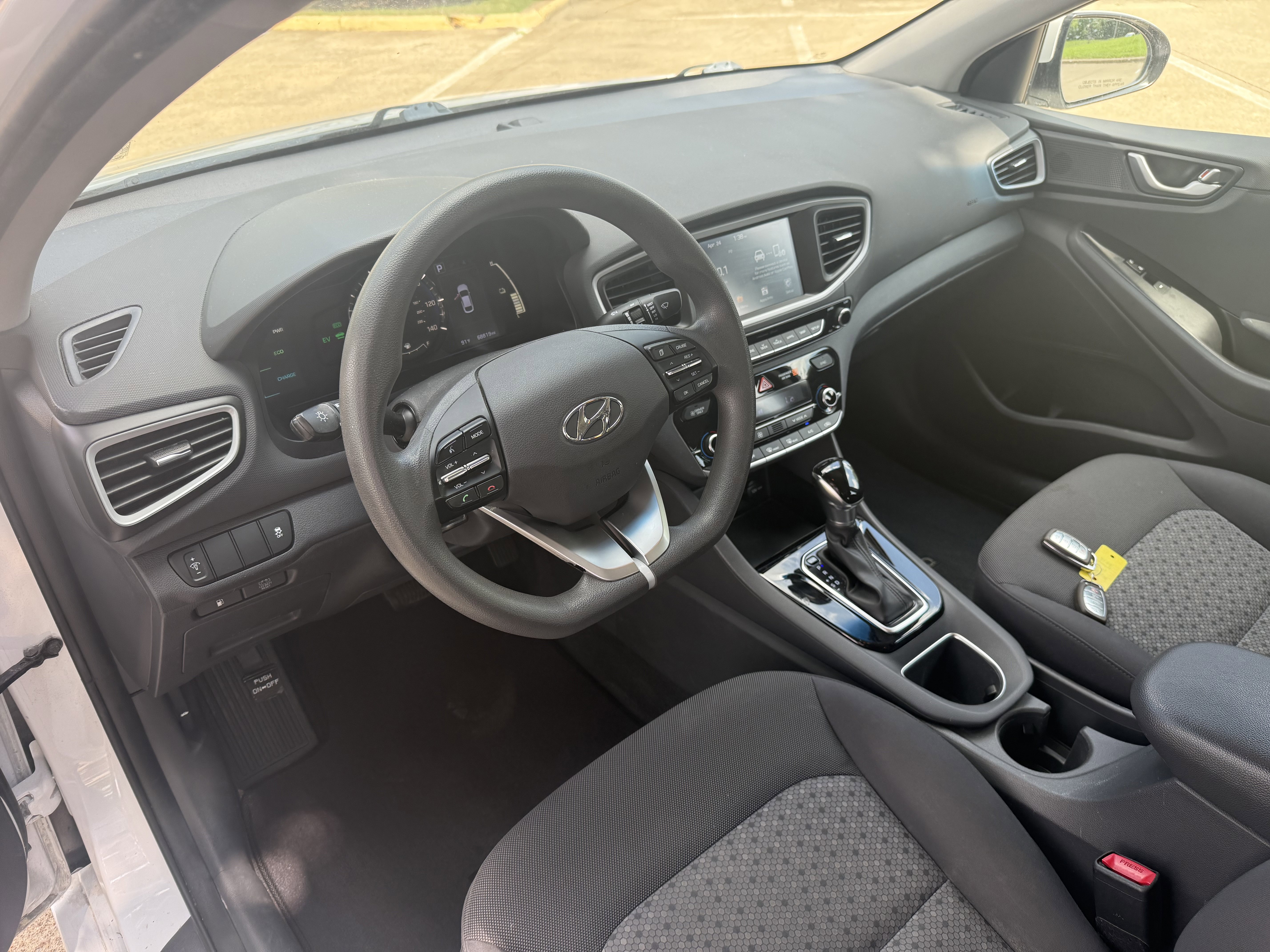 Used 2018 Hyundai Ioniq Blue FWD image 10