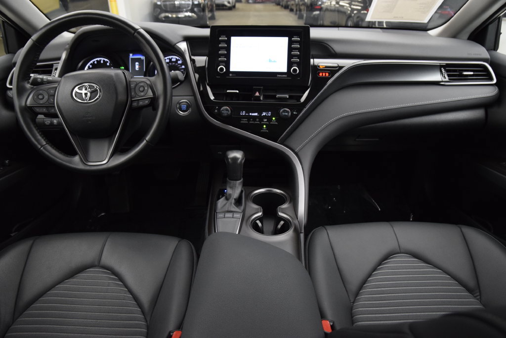 Used 2024 Toyota Camry SE w/ Convenience Package FWD image 18