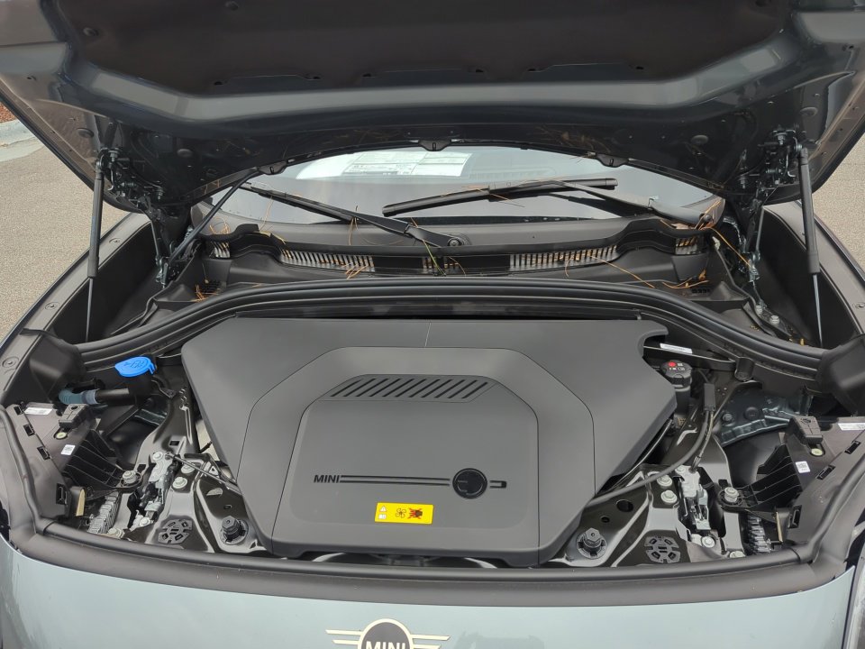 New 2025 MINI Cooper Countryman SE image 16
