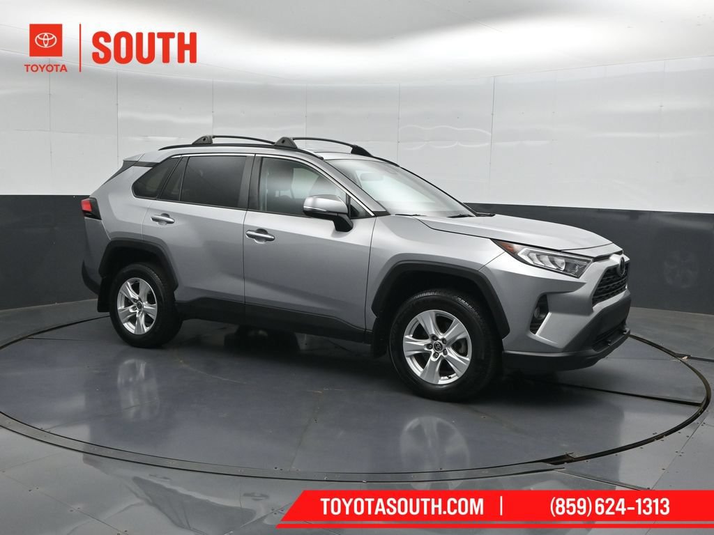 Used 2021 Toyota RAV4 XLE AWD/4WD image 1