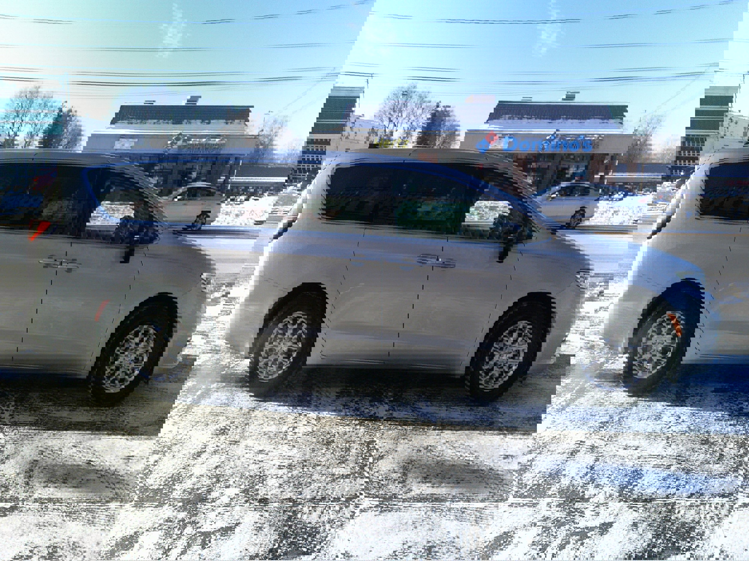 Used 2024 Chrysler Pacifica Touring-L image 6