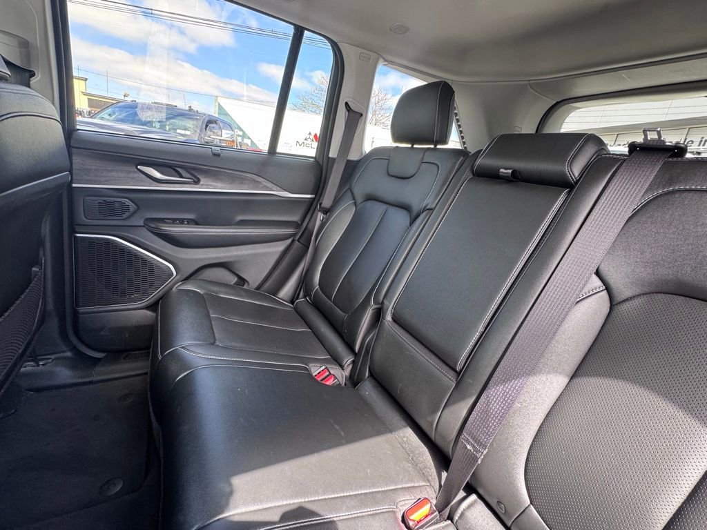 Used 2024 Jeep Grand Cherokee Limited 4xe w/ Luxury Tech Group II image 15