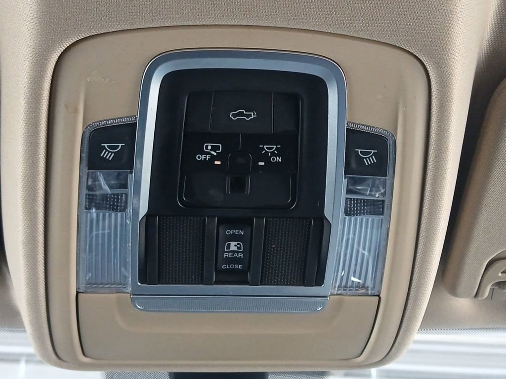 Used 2020 RAM 1500 Laramie RWD image 7