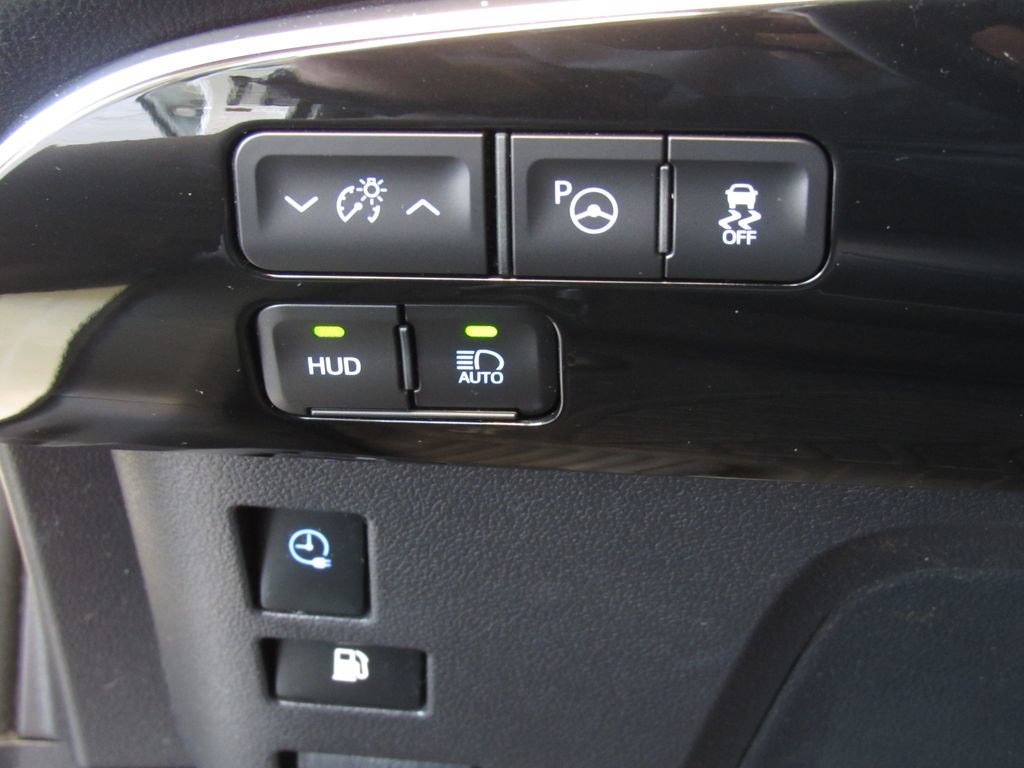 Certified 2019 Toyota Prius Prime Advanced w/ Carpet Mat Package FWD image 33