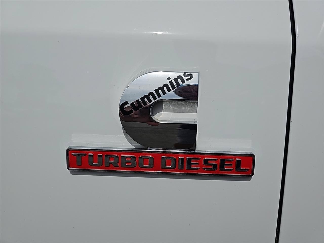 Used 2022 RAM 2500 Tradesman w/ Chrome Appearance Group RWD image 11