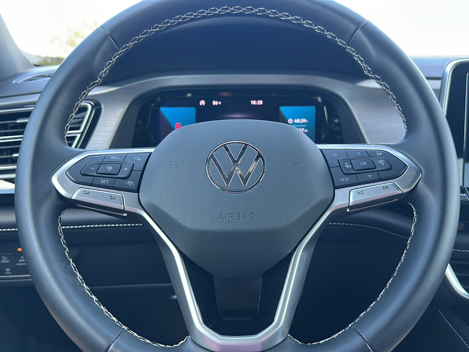 Used 2024 Volkswagen Atlas Cross Sport SE image 27