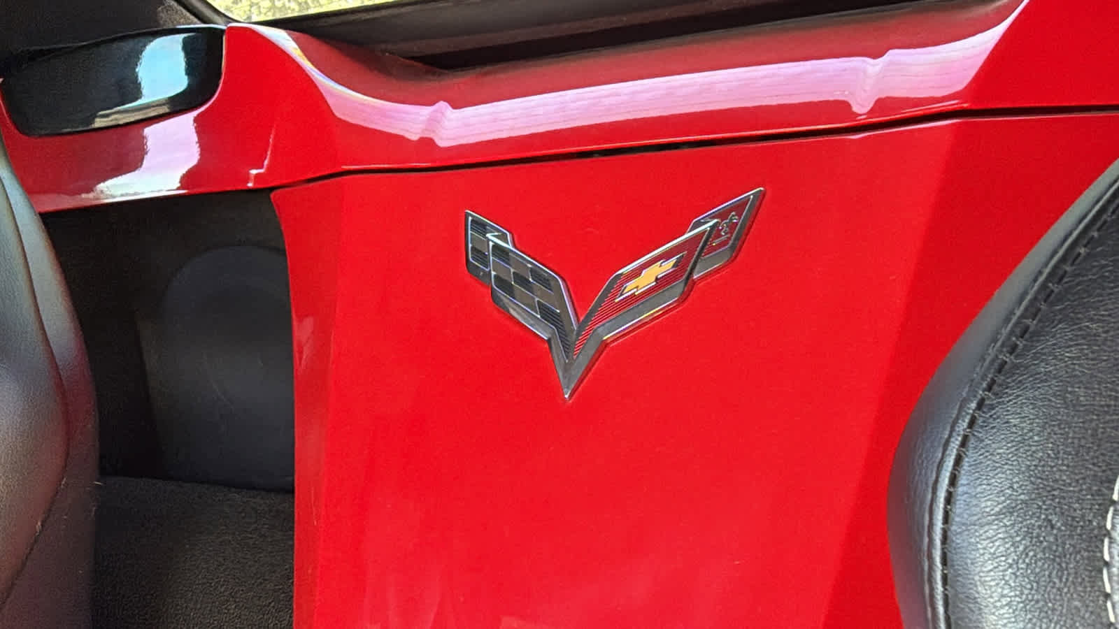Used 2018 Chevrolet Corvette Stingray Convertible w/ 3LT Preferred Equipment Group RWD image 17