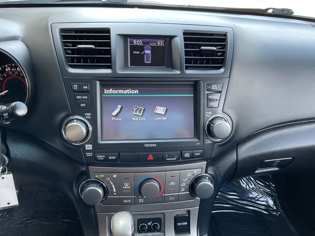 Used 2012 Toyota Highlander SE w/ Tow Pkg AWD/4WD image 23