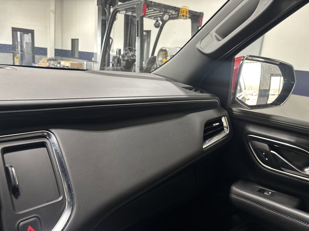 Used 2024 GMC Yukon SLT image 19