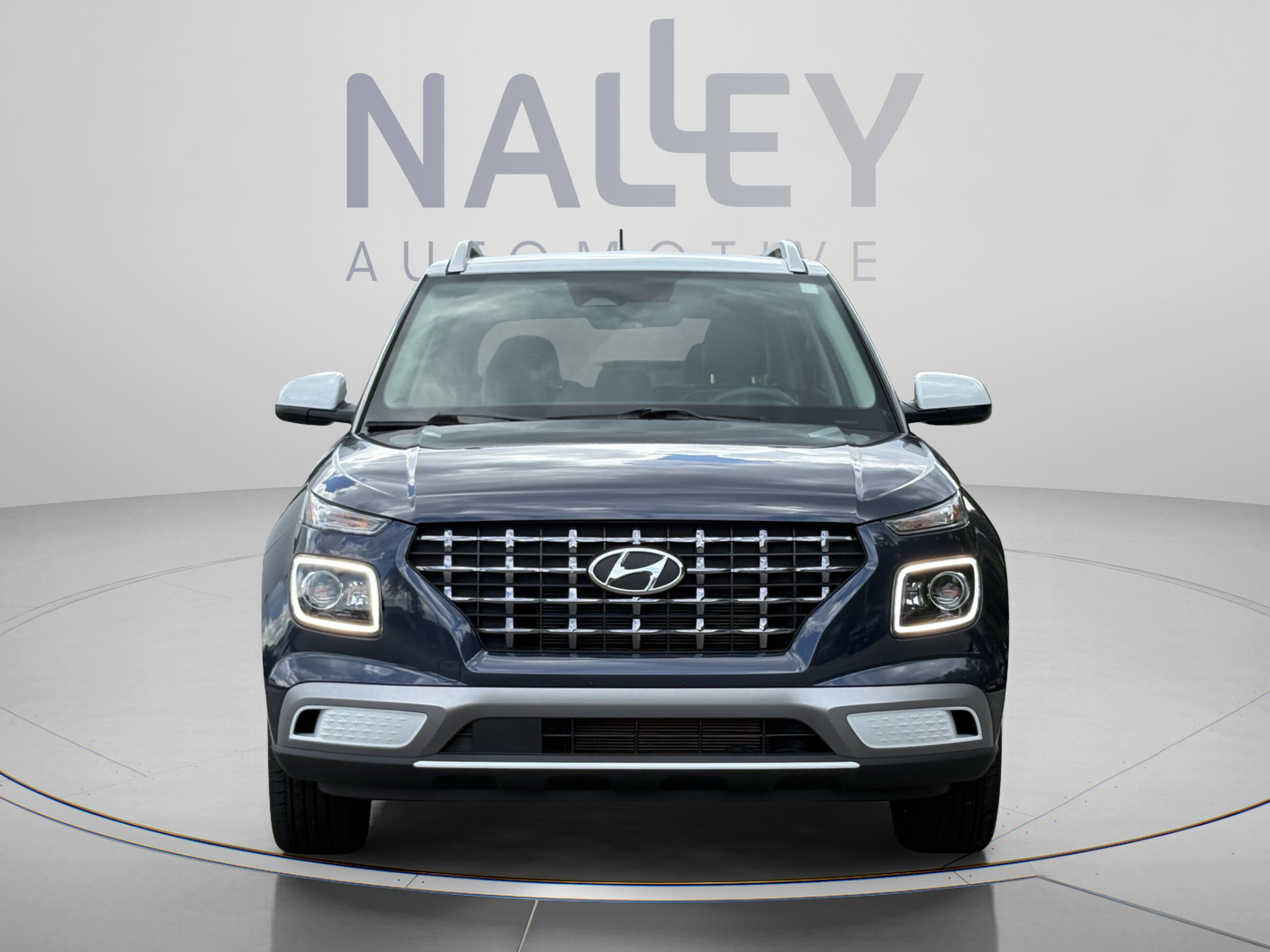 Certified 2025 Hyundai Venue Limited FWD image 8
