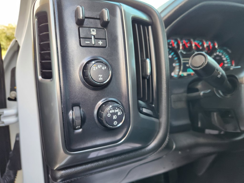 Used 2019 Chevrolet Silverado 2500 LTZ w/ Custom Sport Edition AWD/4WD image 25