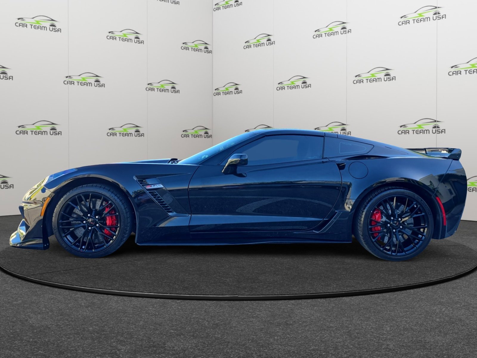 Used 2016 Chevrolet Corvette Z06 w/ 3LZ Preferred Equipment Group image 2