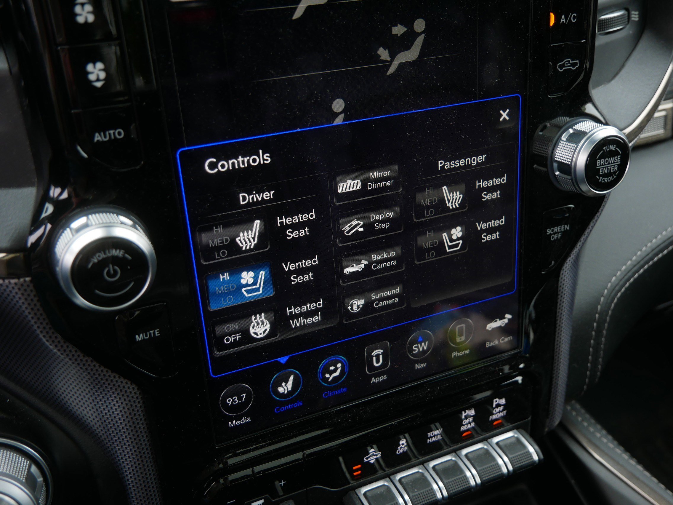 Used 2019 RAM 1500 Limited w/ Advanced Safety Group AWD/4WD image 33