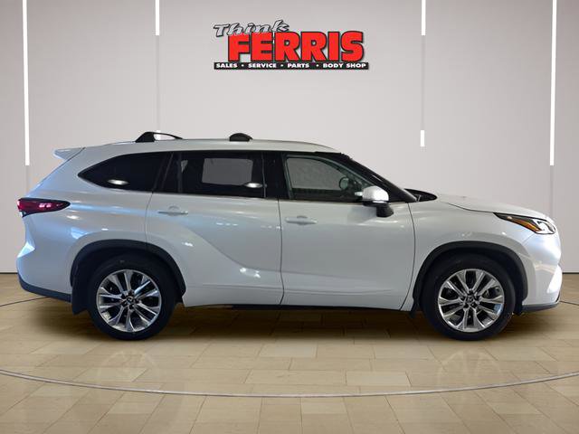 Used 2022 Toyota Highlander Limited AWD/4WD image 6