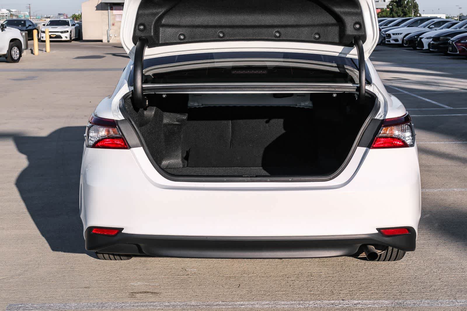 Certified 2021 Toyota Camry LE FWD image 27