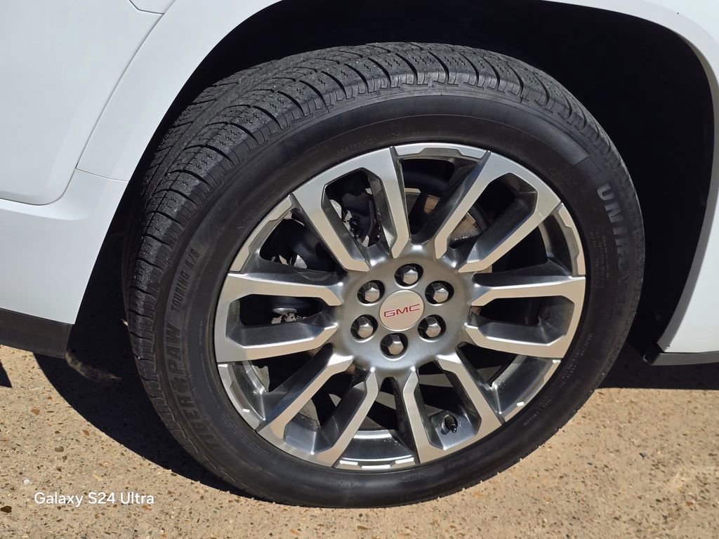 Used 2023 GMC Acadia Denali image 9