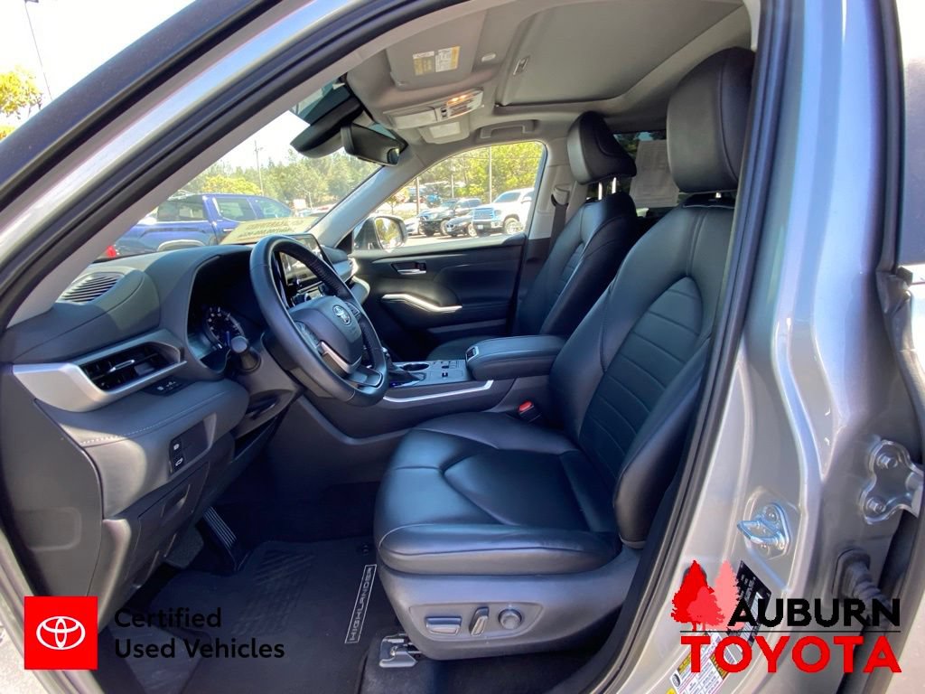 Certified 2024 Toyota Highlander XLE AWD/4WD image 35