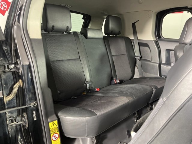 Used 2013 Toyota FJ Cruiser 4WD image 29