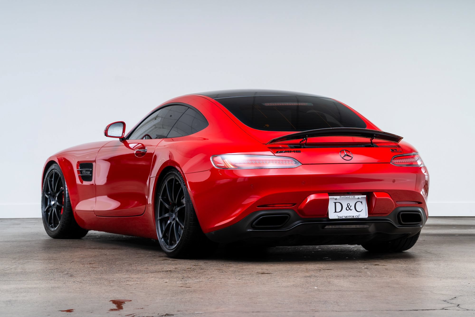 Used 2017 Mercedes-Benz AMG GT S w/ Exclusive Interior Package image 6