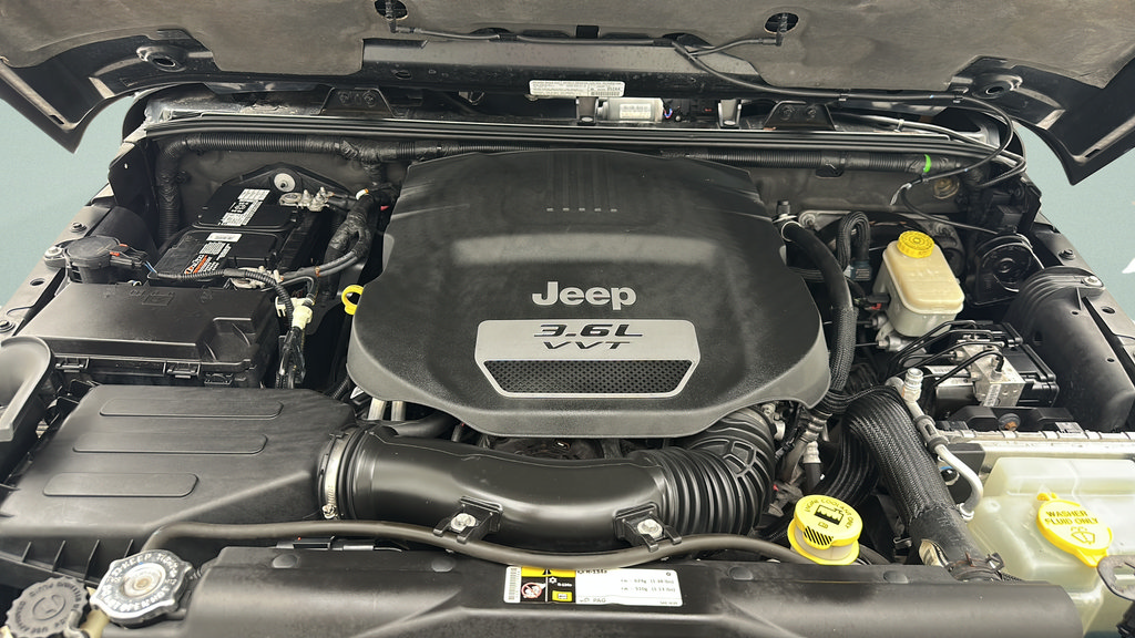 Used 2013 Jeep Wrangler Unlimited Sahara AWD/4WD image 24