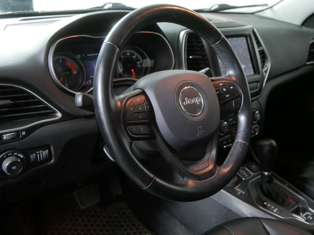 Used 2020 Jeep Cherokee Trailhawk w/ Cold Weather Group AWD/4WD image 14