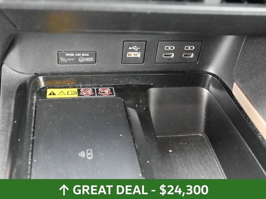 Used 2025 Toyota Camry LE image 29