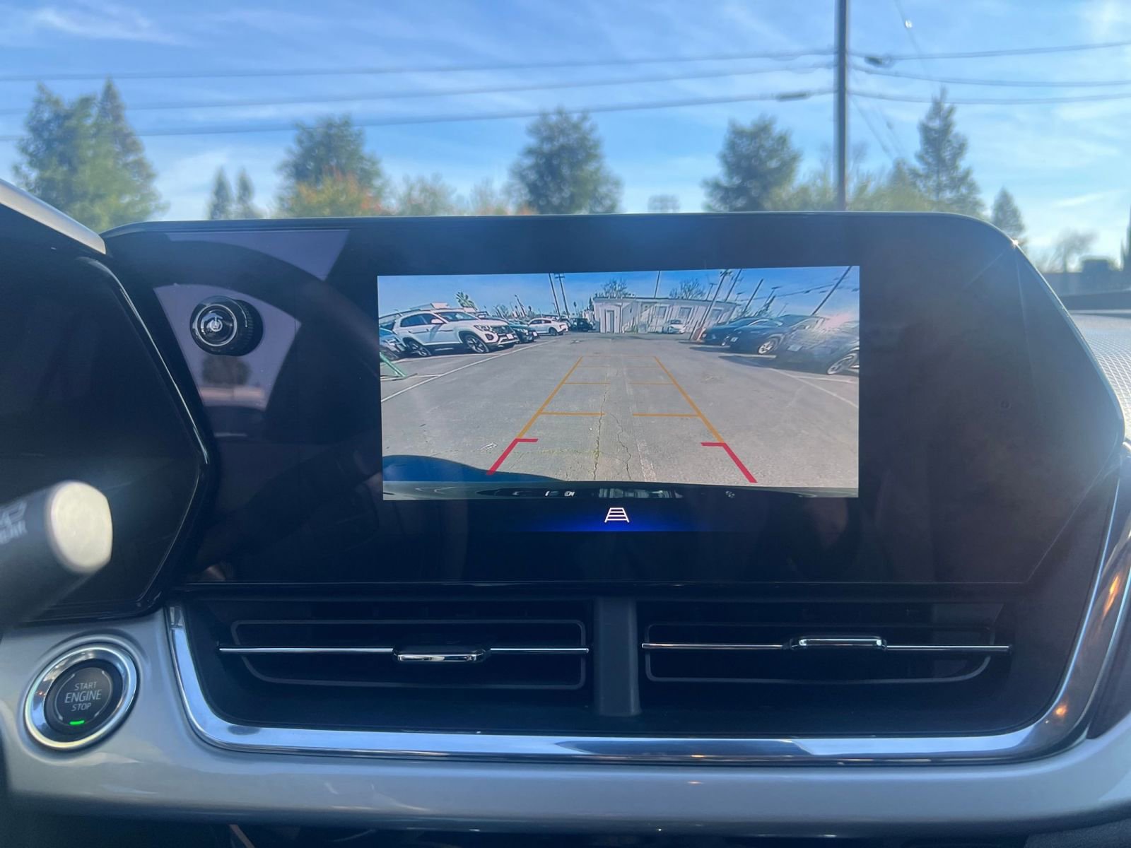 Used 2025 Chevrolet Trax LT image 17