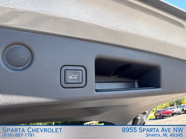 Used 2024 Chevrolet Equinox LT w/ Driver Convenience Package AWD/4WD image 29