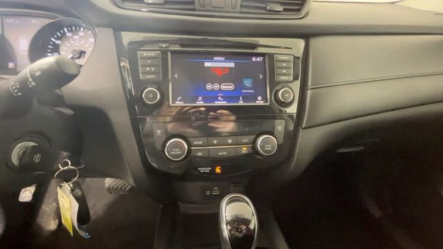 Used 2020 Nissan Rogue S FWD image 30