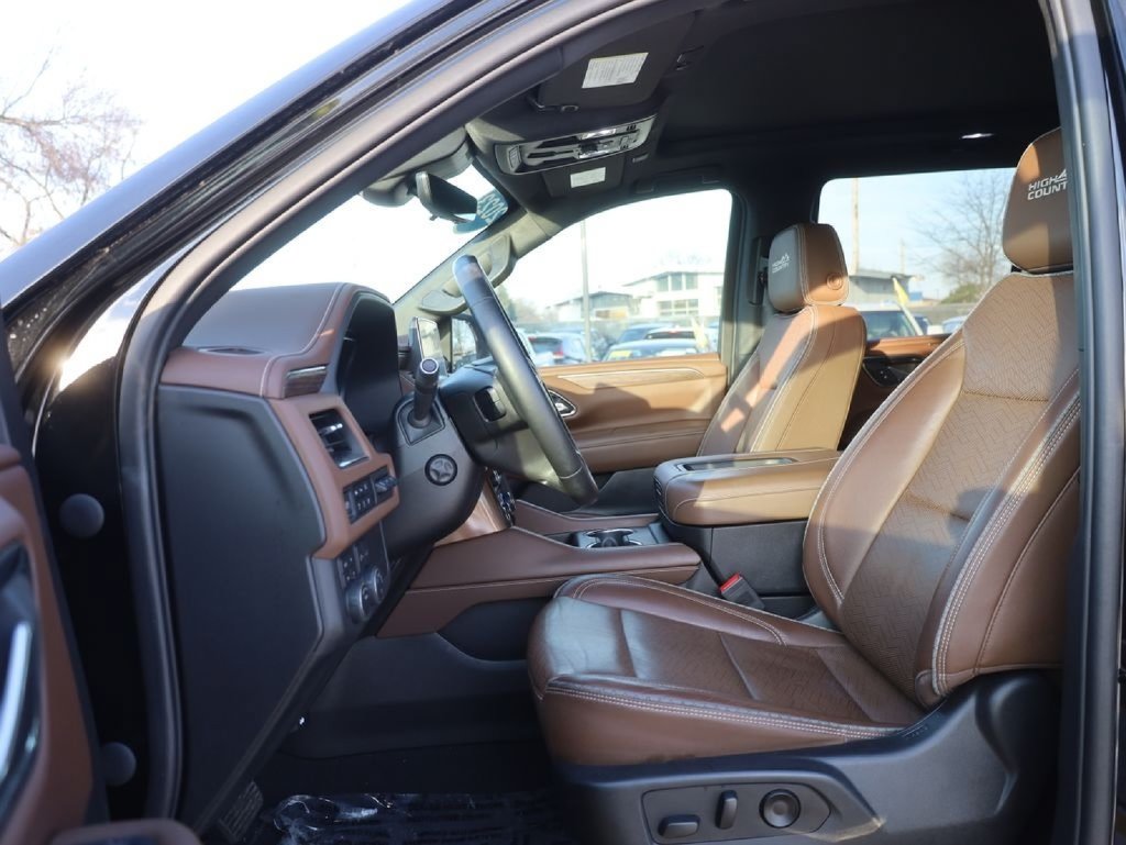 Used 2023 Chevrolet Tahoe High Country AWD/4WD image 36