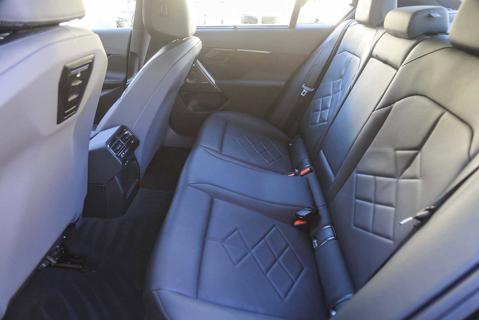 Used 2025 BMW i5 M60 w/ Premium Package image 15