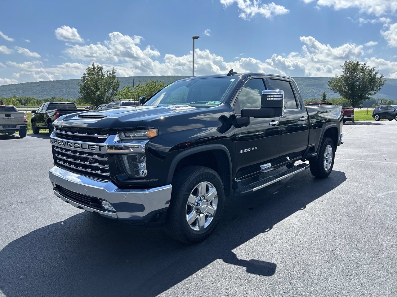 Used 2020 Chevrolet Silverado 2500 LTZ w/ LTZ Premium Package AWD/4WD image 3