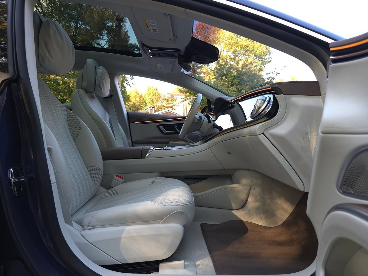 Used 2023 Mercedes-Benz EQS 580 4MATIC Sedan image 23