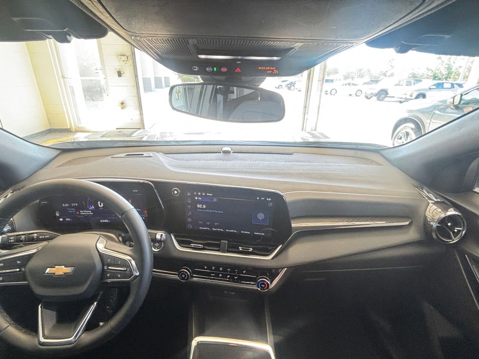 Used 2025 Chevrolet Equinox LT FWD image 33