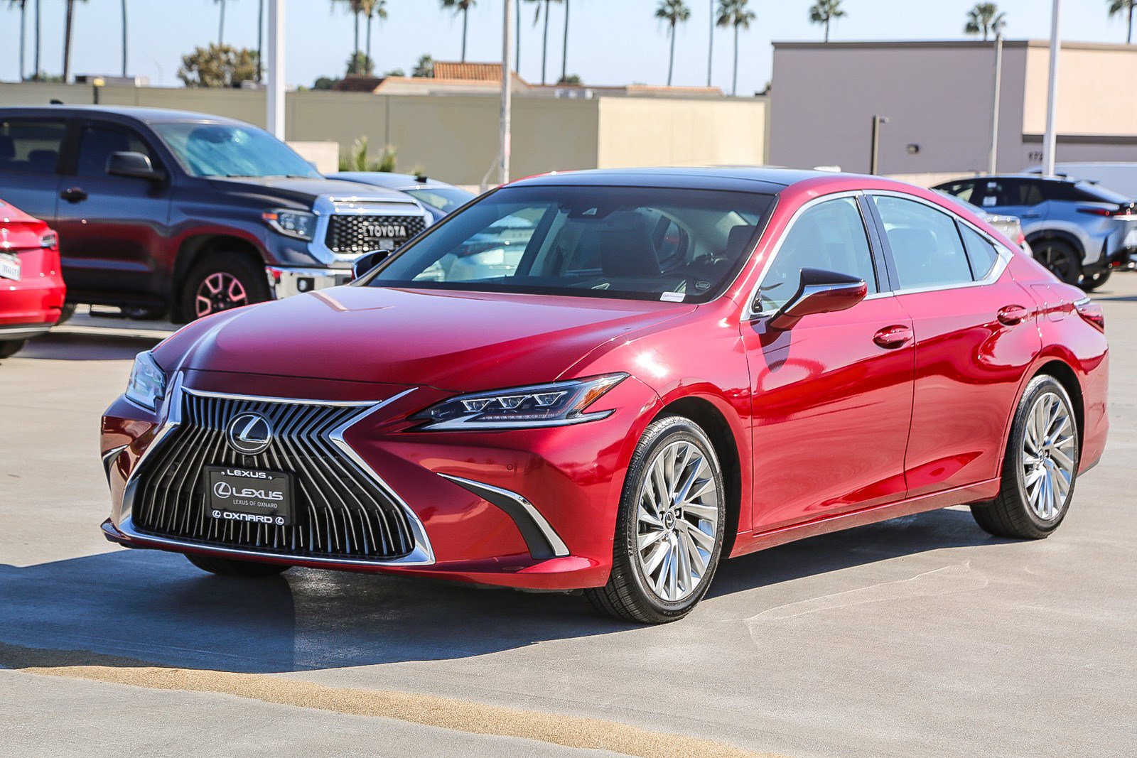 Used 2019 Lexus ES 350 Ultra Luxury w/ Accessory Package 2 FWD image 3